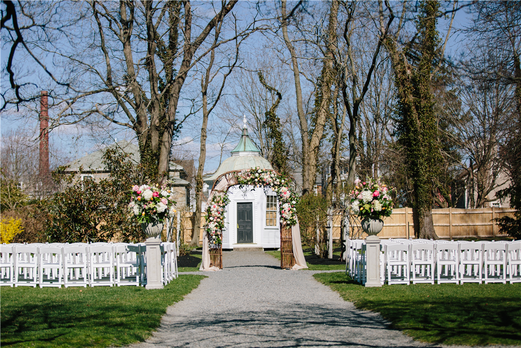 Linden Place outdoor ceremony